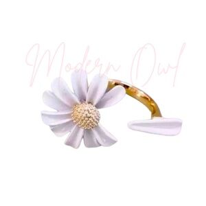 🌻 Adjustable Daisy Ring